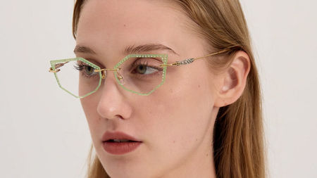 How Luxury Prescription Glasses Balance Elegance and Everyday Comfort