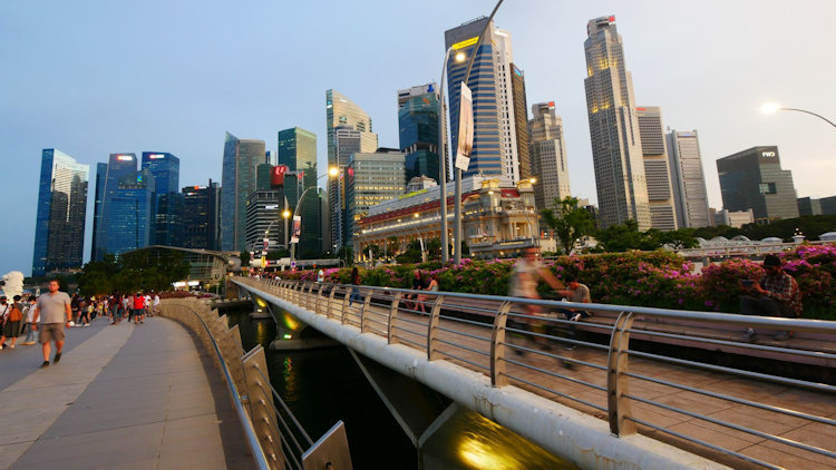 Building Strong Client Relationships in Singapore's Corporate Environment