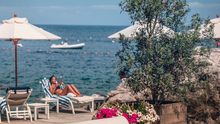 A New Corner Of Dolce Vita On The Amalfi Coast: Riva Lounge Opens At Borgo Santandrea
