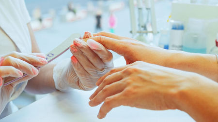 What Makes a Good Nail Salon Experience Beyond the Finished Nails?