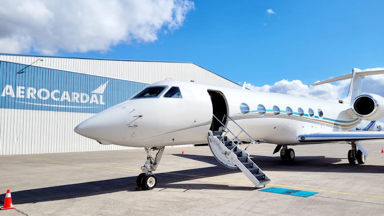 Chasing the Southern Hemisphere Summer via Private Jet