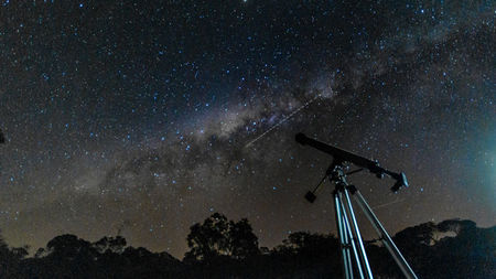 Binoculars or a Telescope? Choosing Your First Stargazing Setup