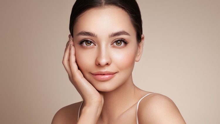 How to Create a Beautifully Edited Beauty Kit for a Luxury Escape