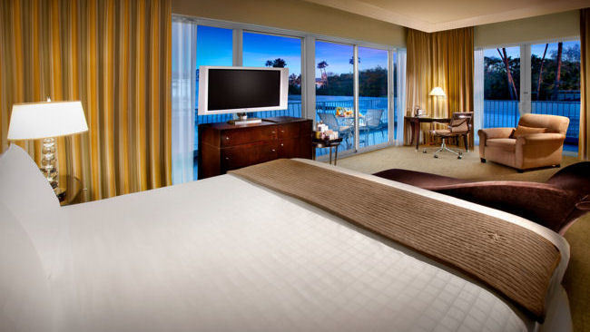 Beverly Hilton - Beverly Hills, California - Luxury Hotel-slide-12