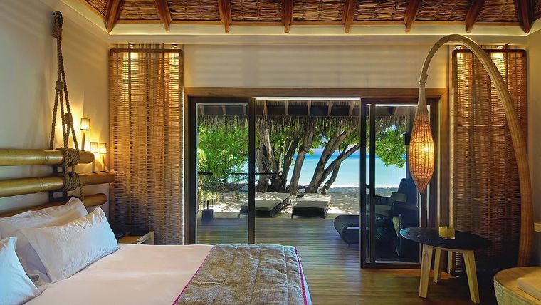 Constance Moofushi, Maldives Luxury Resort-slide-19