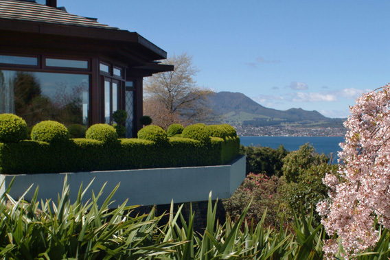 Lake Taupo Lodge, New Zealand Lakeside Retreat-slide-2