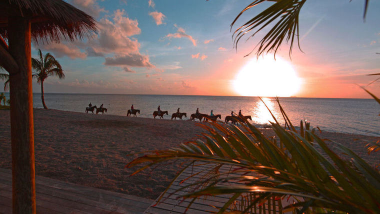 Paradise Beach Nevis, Luxury Beach Villas-slide-10