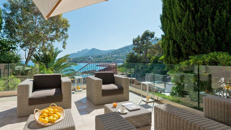 Tiara Miramar Beach Hotel & Spa - Cannes, France-slide-4