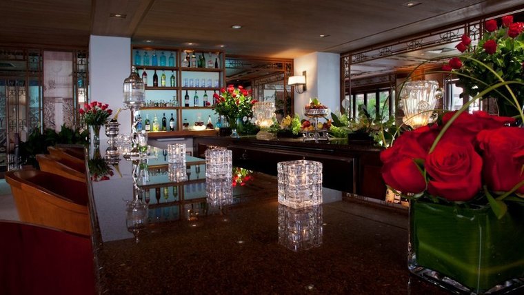Halekulani - Honolulu, Oahu, Hawaii - 5 Star Luxury Resort Hotel-slide-11