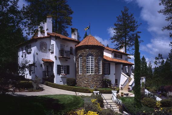 Chateau du Sureau - Yosemite, California - Luxury Country House Hotel-slide-3