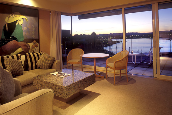 Inn at Laurel Point - Victoria, British Columbia, Canada - 4 Star Luxury Hotel-slide-1