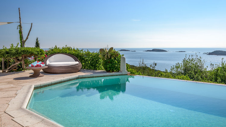 Home in Italy: The Finest Collection of Luxury Villas Since 1994-slide-2