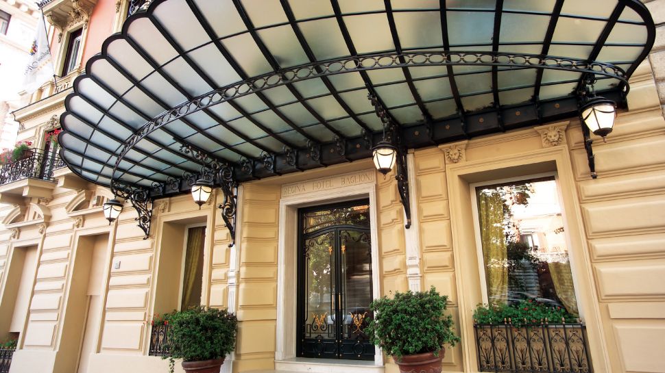 Regina Hotel Baglioni entrance