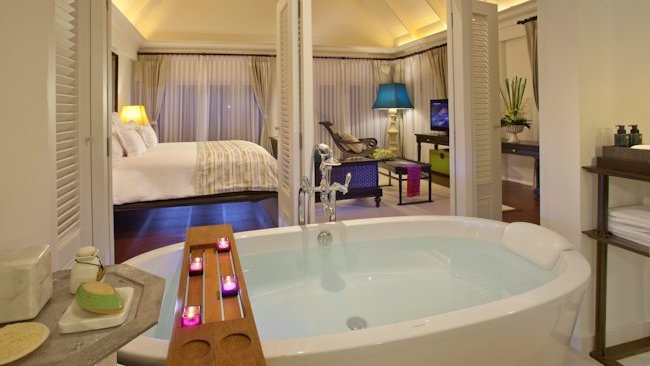 InterContinental Samui Baan Taling Ngam Resort 3 bedroom villa bedroom