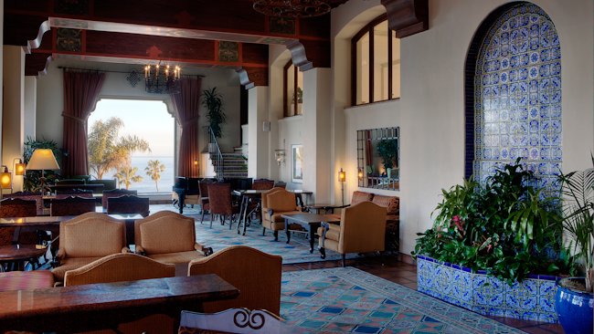 La Valencia Hotel lounge