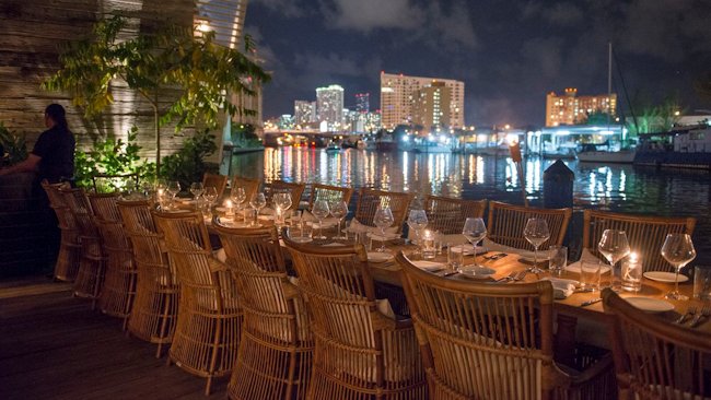 Miami restaurant bar