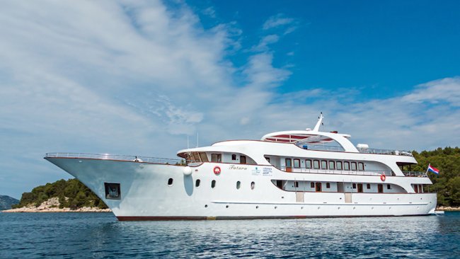 dalmatian coast yacht cruise