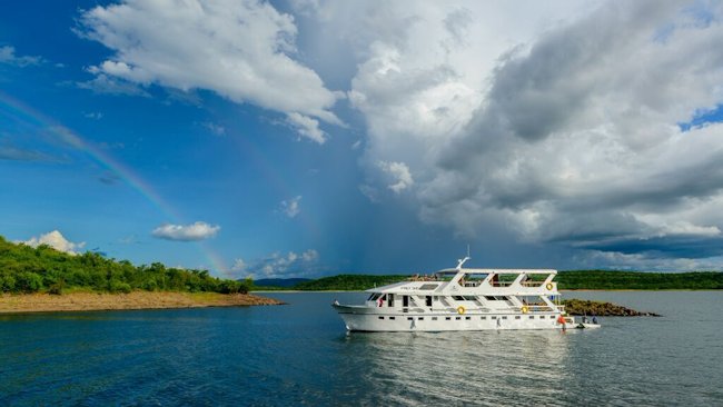 House Boat Safari