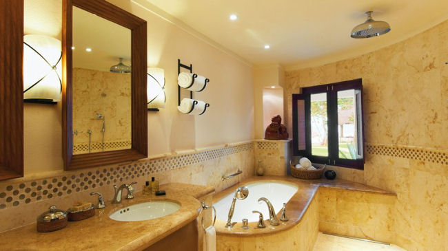 Belmond Maroma bathroom