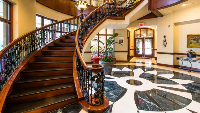 French Quarter Inn lobby