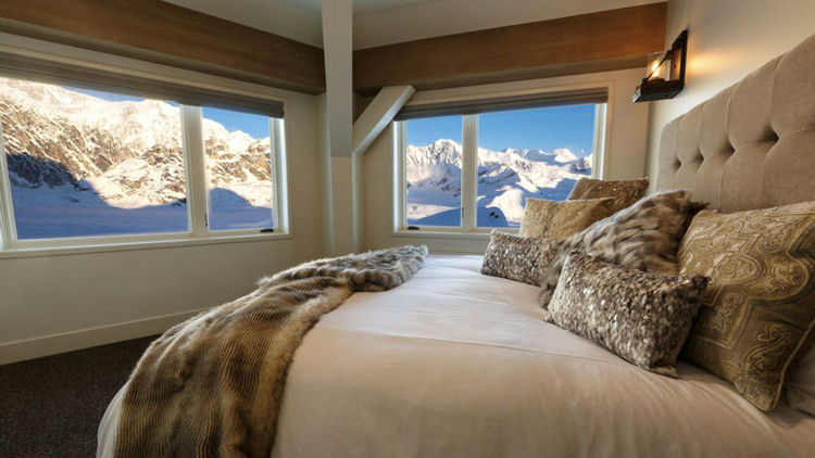 Sheldon Chalet bedroom