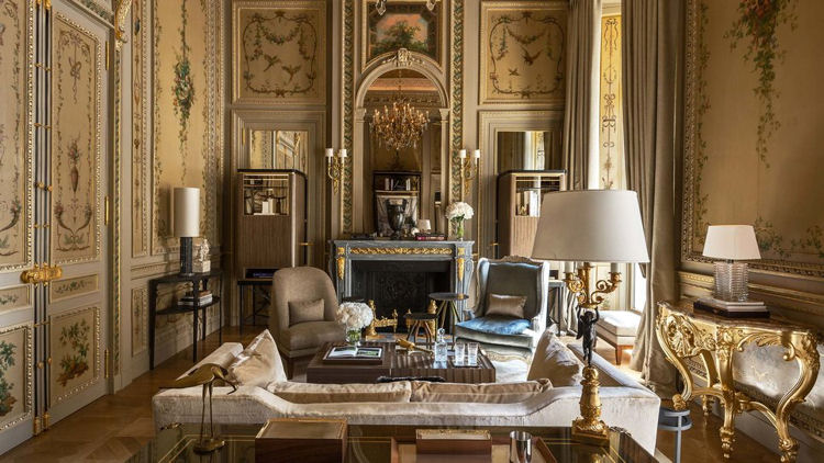 Hotel de Crillon suite 