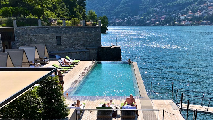 Como Il Sereno pool