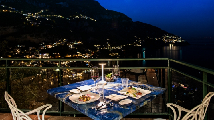 Hotel Le Agavi terrace dining