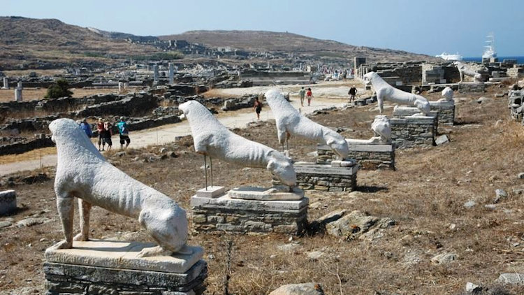 Delos lion statues