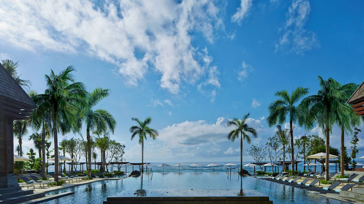 Ritz-Carlton Bali pool