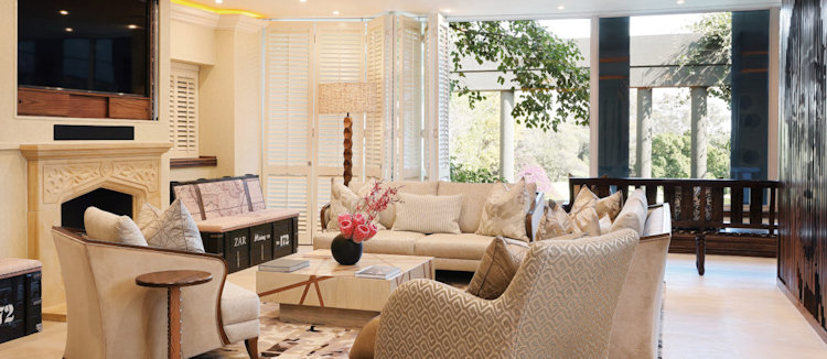 Nelson Mandela Suite livingroom