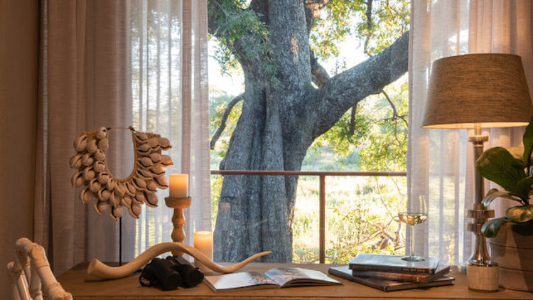 Dulini River lodge desk