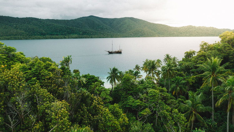 Indonesia sailing