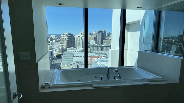 Presidental Suite bath