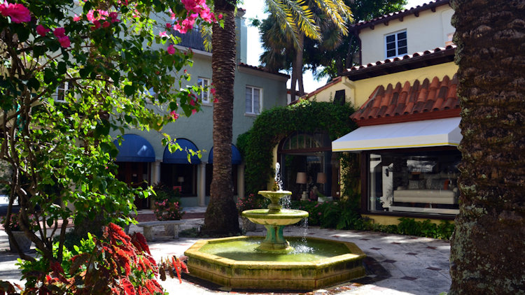 Take a Stroll Down Worth Avenue, Palm Beach's Luxury Shopping