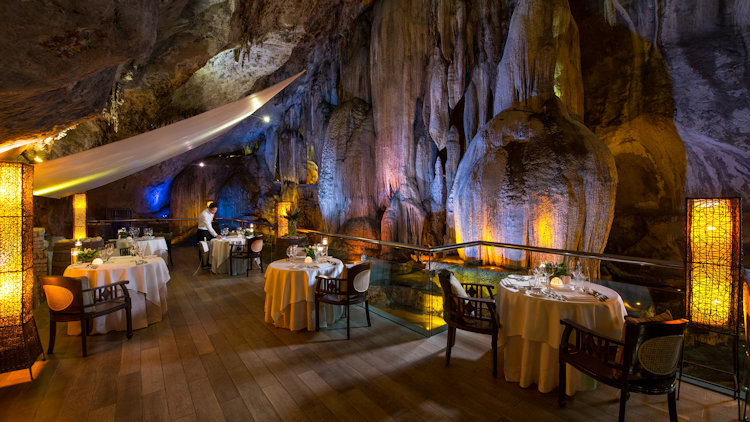 Bangaran Hotsprings Resort cave dining