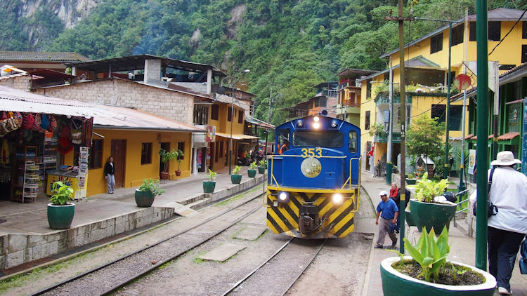 Peru train