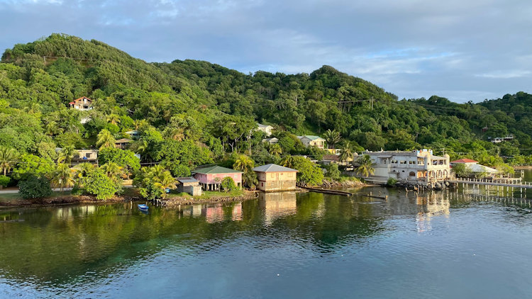 Roatan arrival