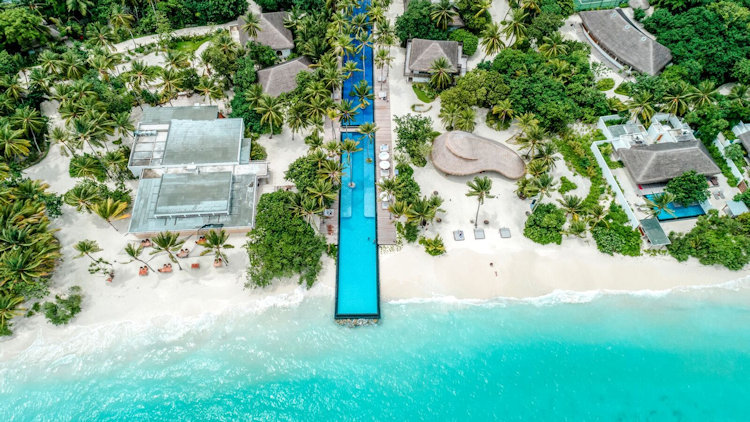 Fairmont Maldives infinity pool