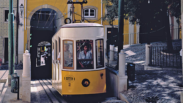 funicular Lisbon