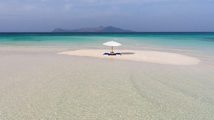 Amanpulo sand bar