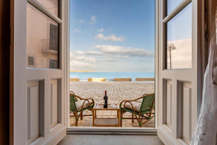 beachfront villas in sicily