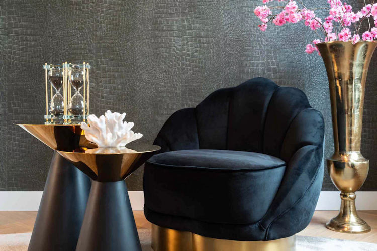 Expert Tips on Decorating with Black and Gold