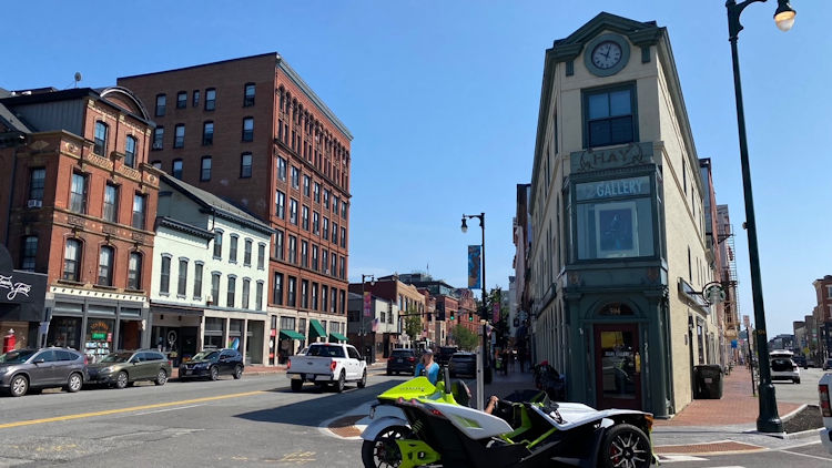 Polaris Slingshot in the city