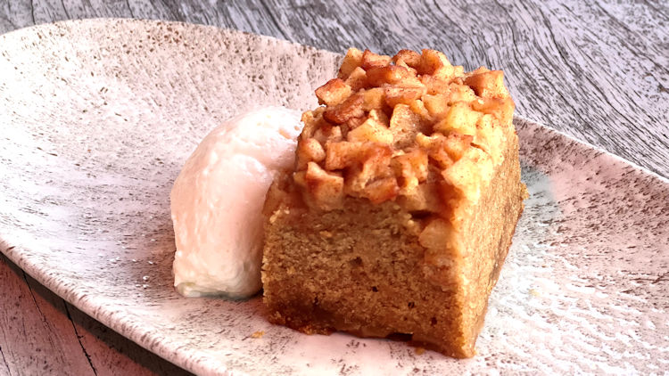 Dutch apple cake