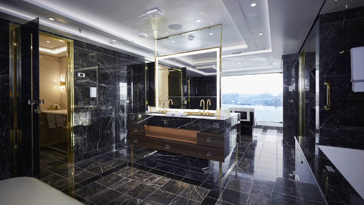 The Regent Suite bathroom