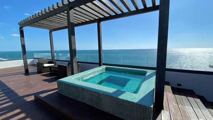 Sensira rooftop hot tub