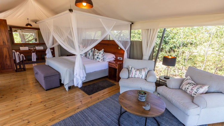 Zimbabwe safari tent