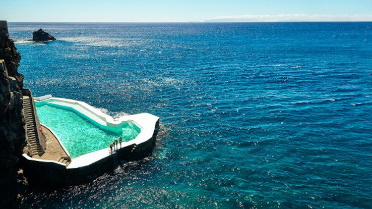 Albatroz Beach and Yacht Club Madeira pool