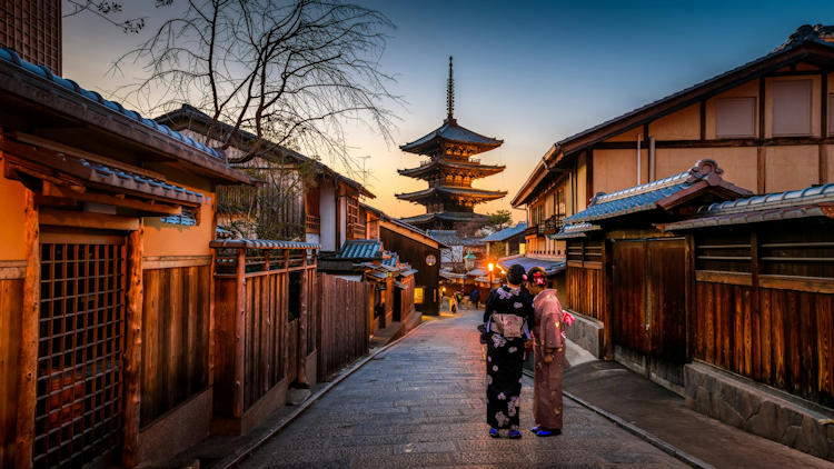 Kyoto night Japanese women